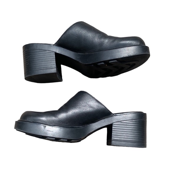 Apostrophe Platform Black Leather Chunky Clogs - Picture 1 of 7